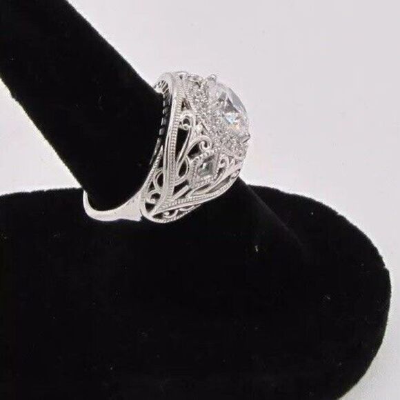 Realistic  Setting Sterling Silver 925 Large Cubic Zirconia Ring Size 5 - Picture 3 of 4